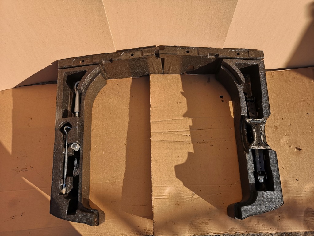 фото №1, Mitsubishi asx домкрат ключ do колеса комплект набор пенополистирол