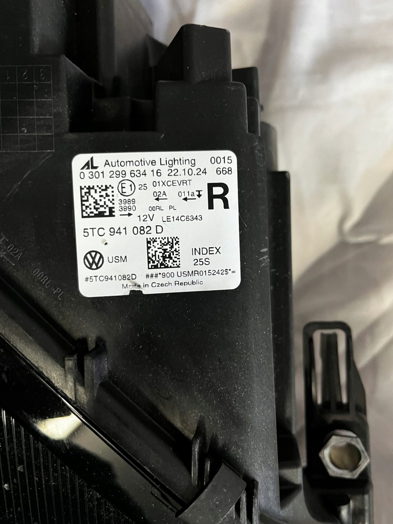фото №9, Комплект лампа vw touran 5tc941082d 5tc941081d &