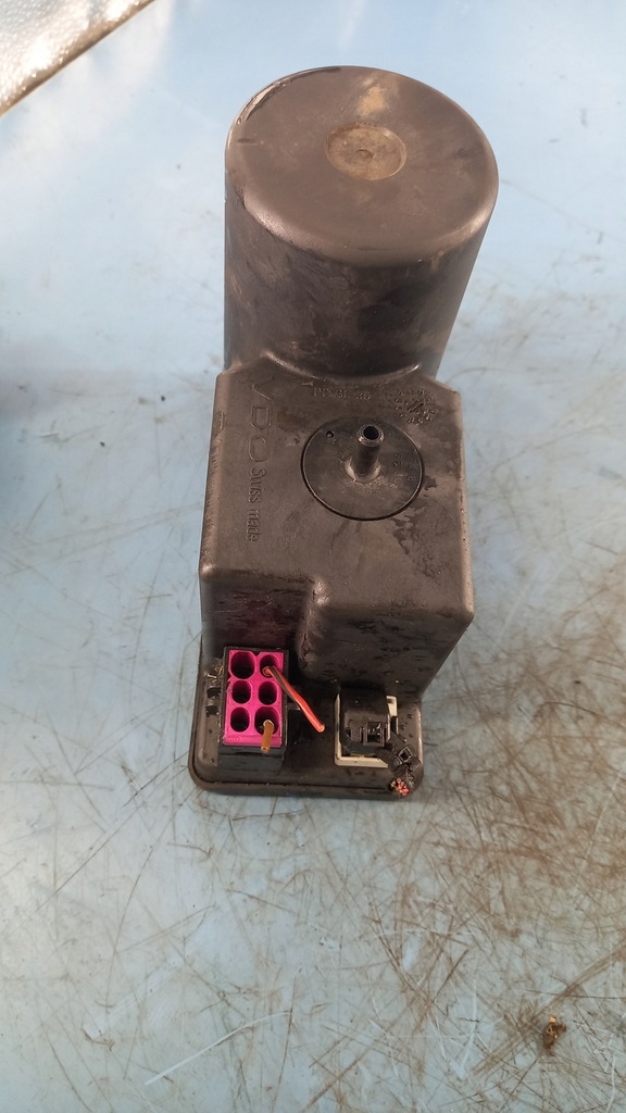 фото №4, Помпа центрального замка audi 80 92r sedan