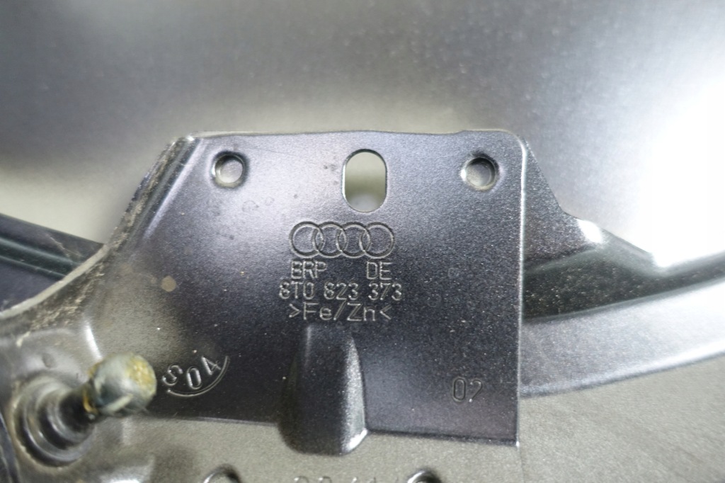 Audi a4 b8 рестайлинг  2011- крышка капот двигателя 8t0823373 Оригинал