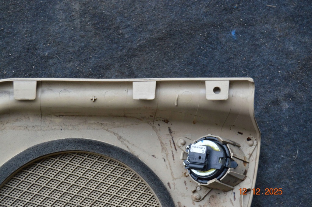 Накладка динамика сторона левая mercedes-benz cls c219 a2197370188 в Украине