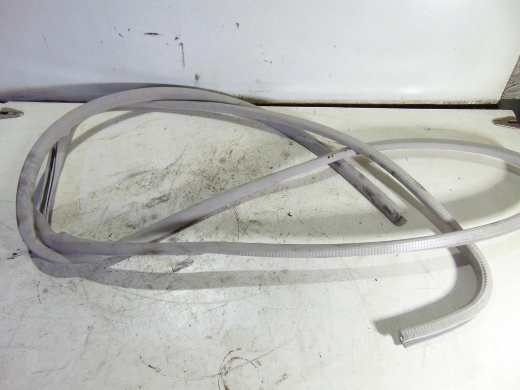 фото №1, Прокладка шторка peugeot 5008 i