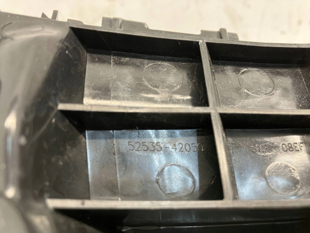 фото №9, Rav4 v направляющая кронштейн бампера передний правый перед передний