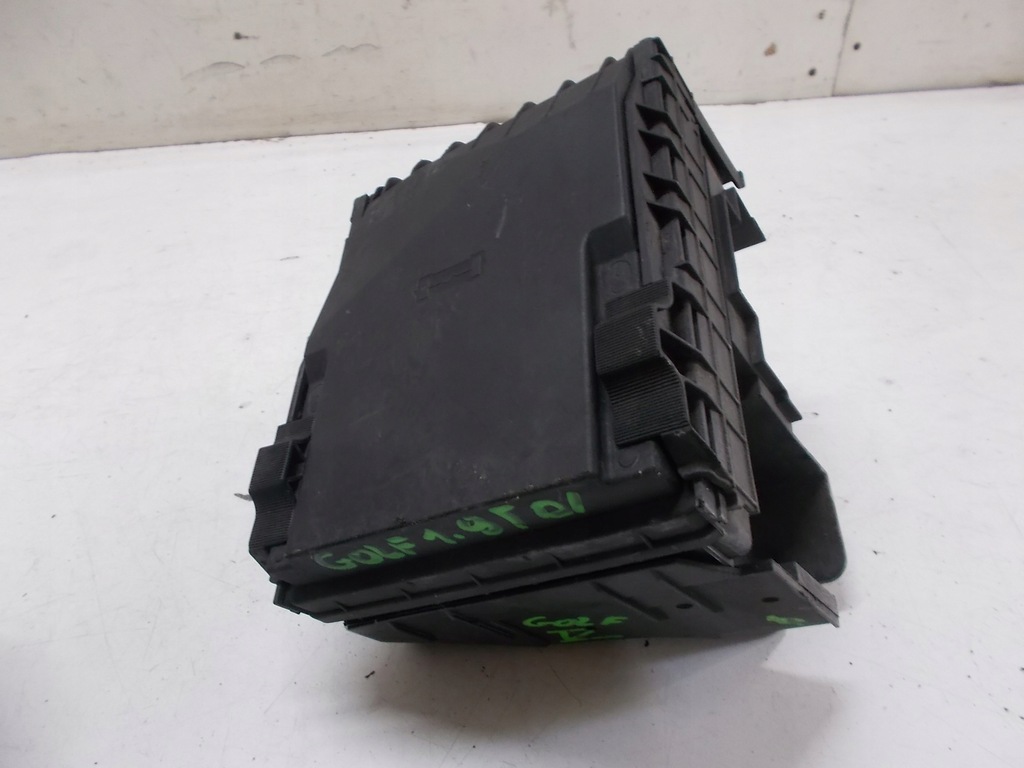 фото №1, Vw golf v коробка предохранителей 1.9 tdi