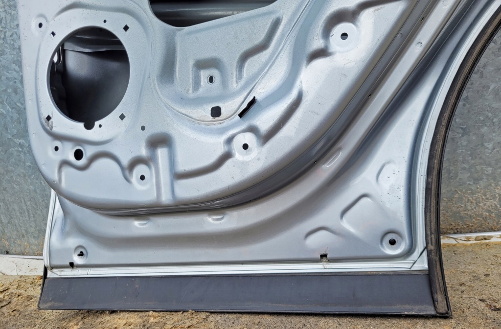 Двері задні праве задній kia sportage 5 2021- Доставка