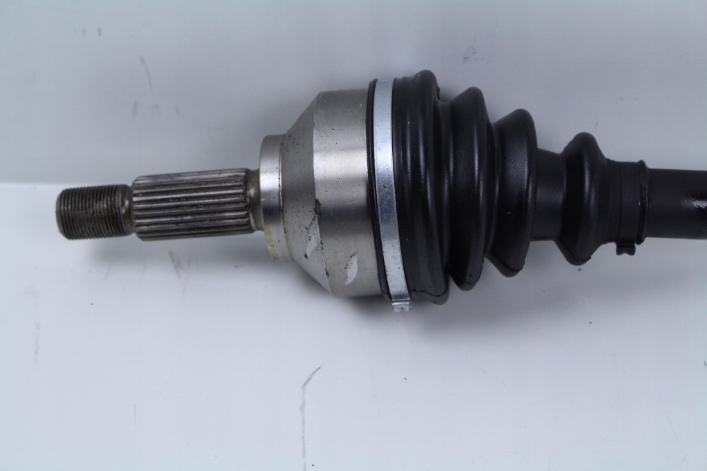 Привідний вал правий перед ford focus 1.8tdi Оригінал