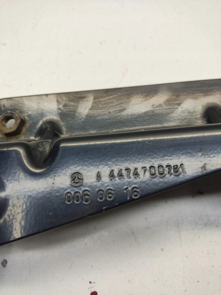 Mercedes-benz vito viano w447 2016 кронштейн бака топлива a4474700681 Киев