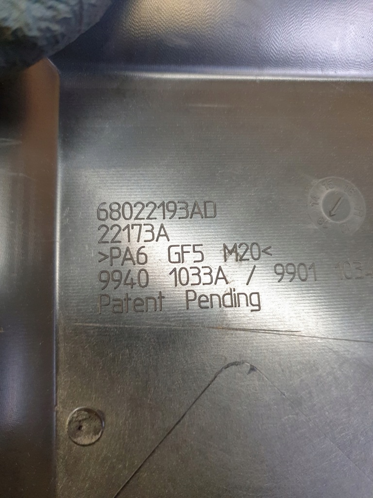 фото №6, Jeep grand cherokee wk2 3.6 крышка двигателя 68022193ad