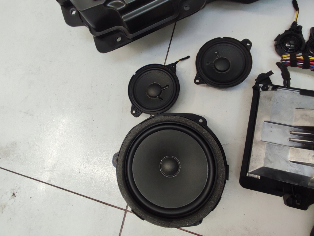 Аудиосистема сабвуфер усилитель olufsen набор динамиков audi q8 e-tron с Разборки