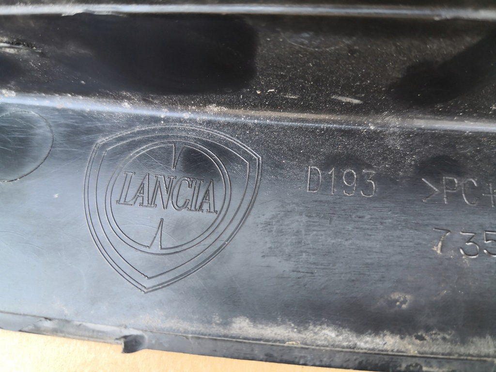 фото №8, Lancia ypsilon решітка середня бампер перед