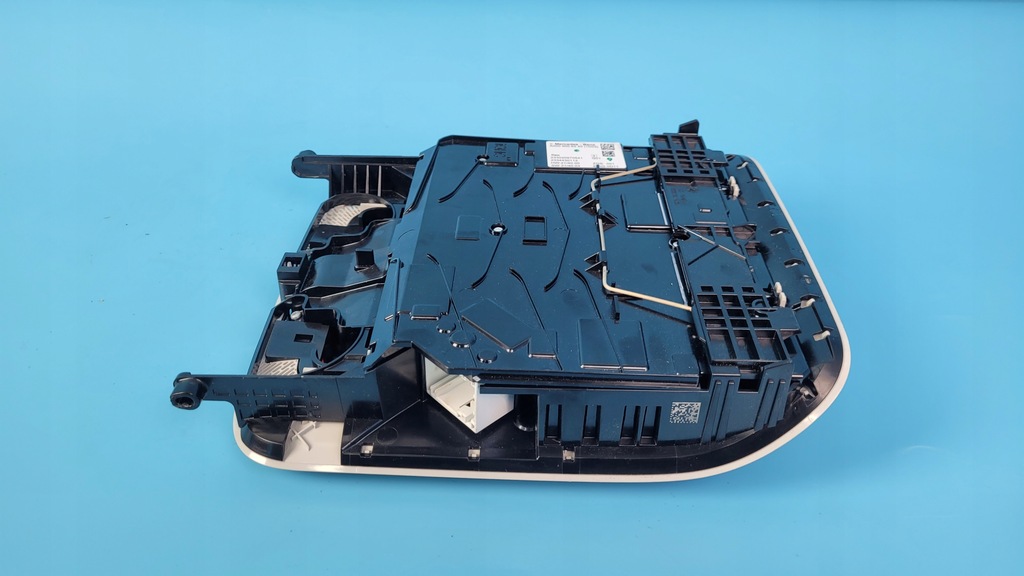 фото №13, Mercedes w206 c200 23r лампа потолочный a0009006240