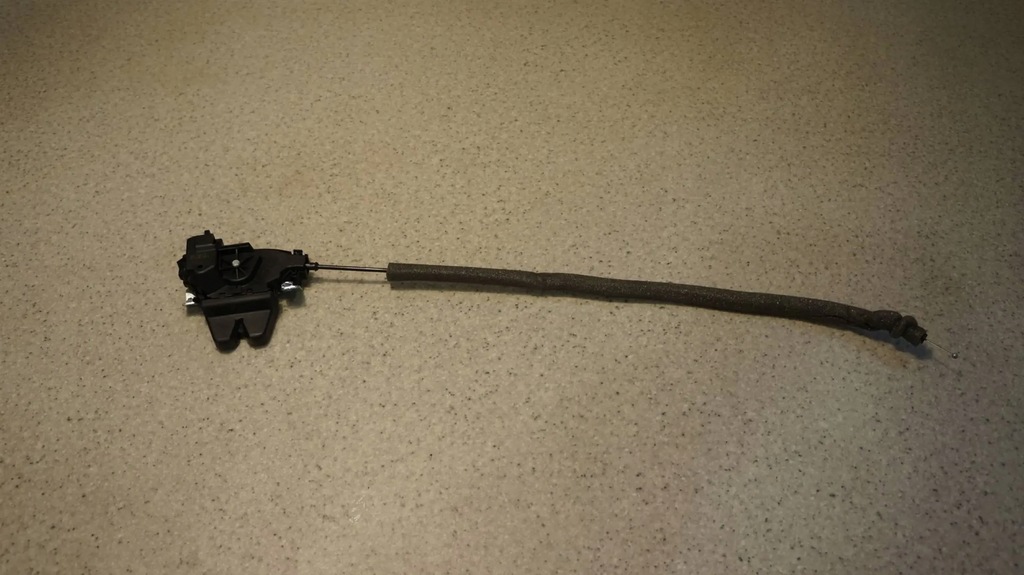 фото №1, Замок крышки багажника a2047500185 mercedes slk w172 r172