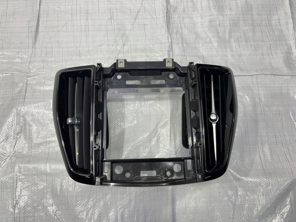 фото №1, Volvo xc60 ii b4 рамка радіо