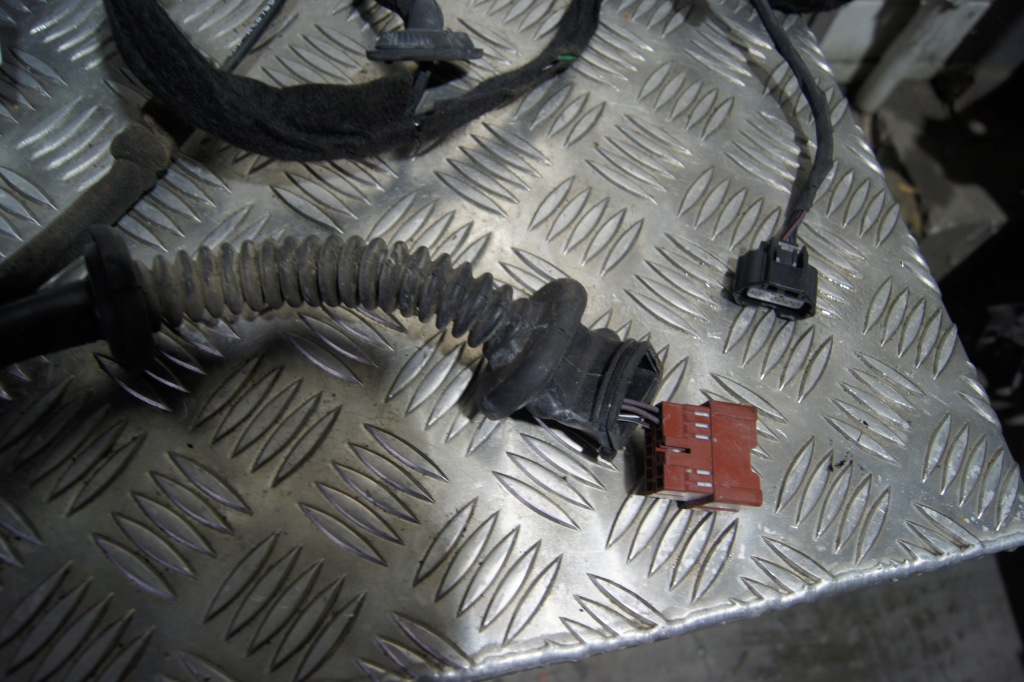 Электропроводка дверь замок дверь правый задний  twingo iii Киев