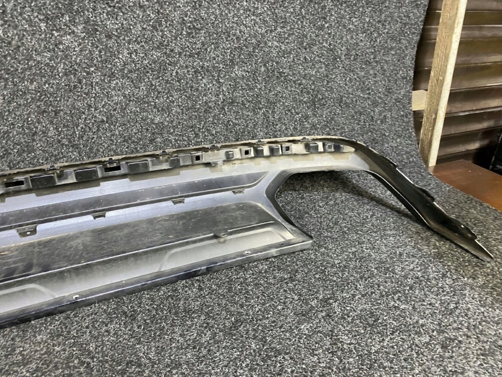 Купити Vw touareg iii r-line накладка спойлер бампера задній 760807568e