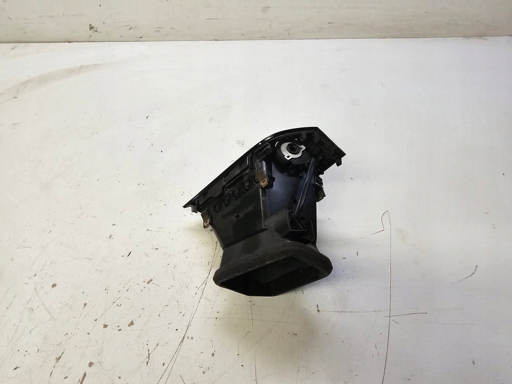 фото №7, Решётка обдув левая audi q3 f3 83b820901 6ps