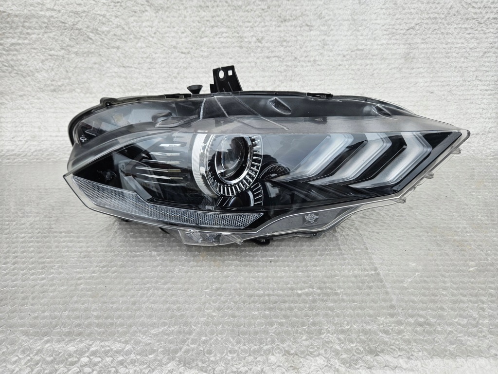 Купити Ford mustang 18- фара правий led jr3b-13005-a
