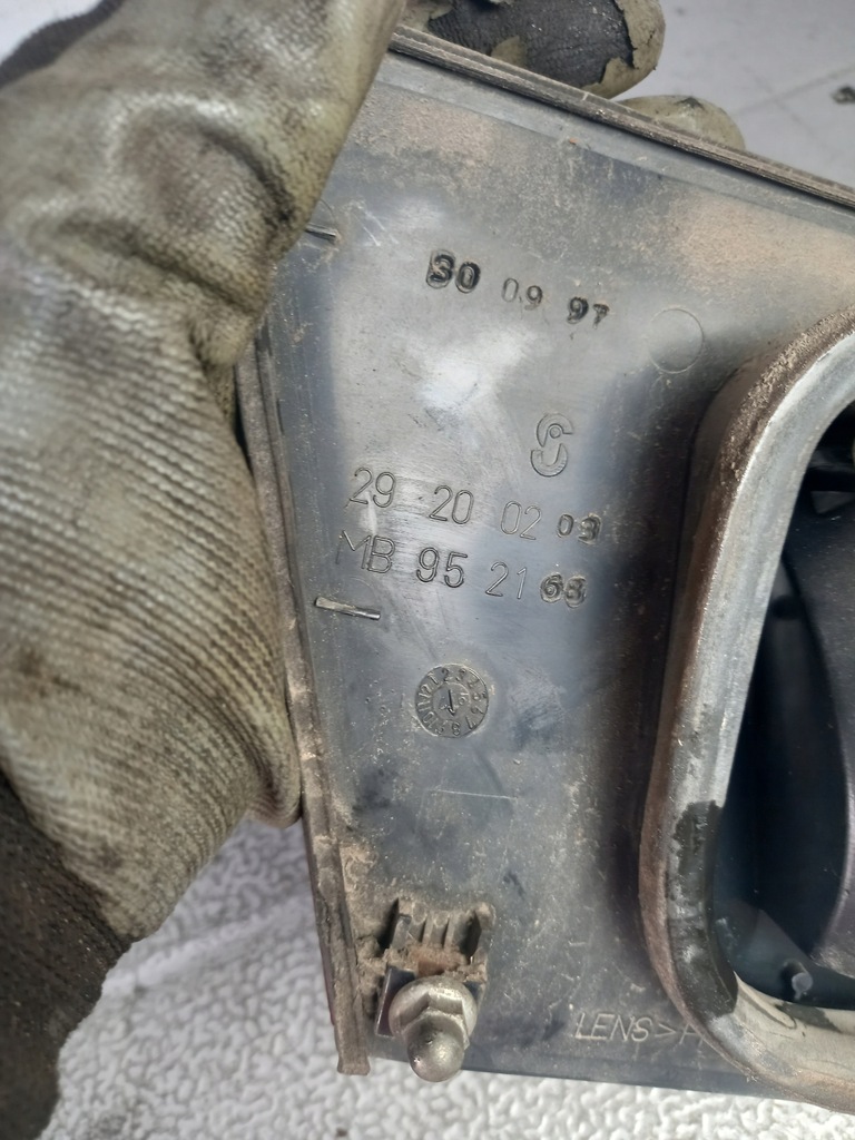 фото №6, Лампа правый задняя w крышка mitsubishi carisma 97r hb