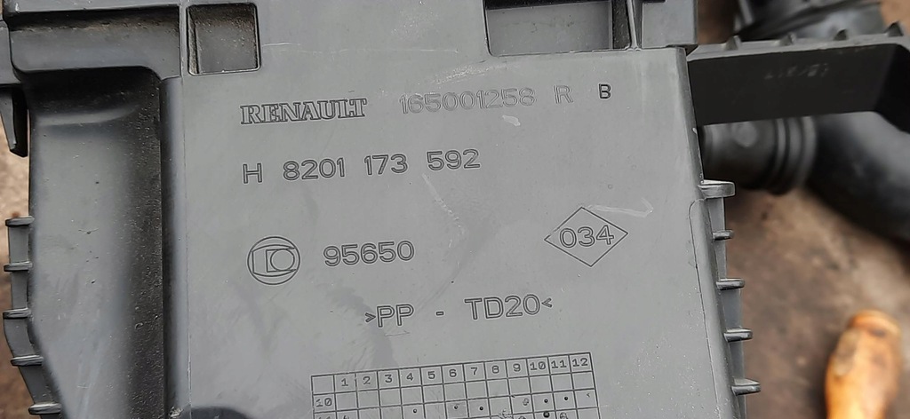 фото №6, Корпус фільтра повітря 1.6 duster 165001258r