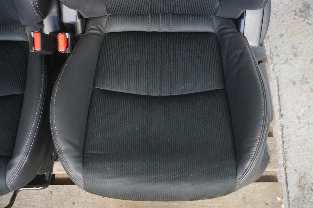 фото №12, Mazda cx-3 cx3 lift 2019r сиденья заднее сиденье обшивка кожа