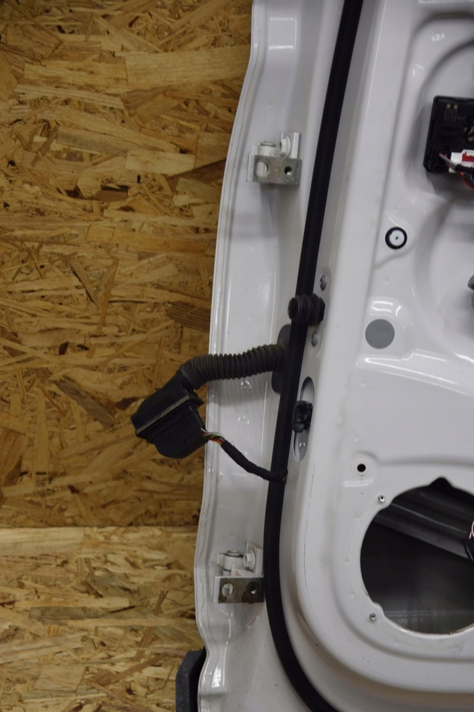 фото №8, Дверь правый задняя полный kodiaq оригинал акрил идеальное состояние 16-