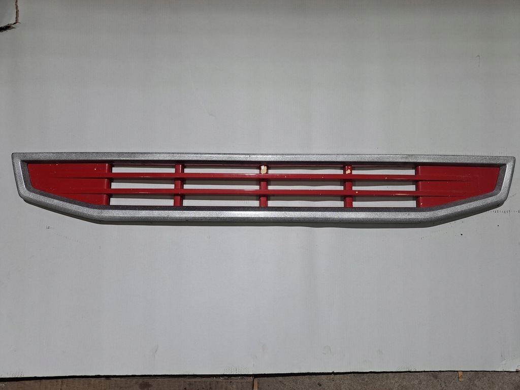 фото №1, Volvo оригинальный номер 82208512 решётка радиатора