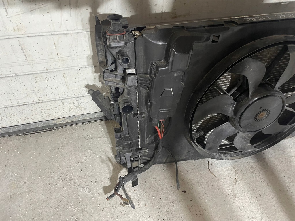 фото №11, Mercedes w176 w 176 1.6 cgi бензин комплект радиатор радиатор