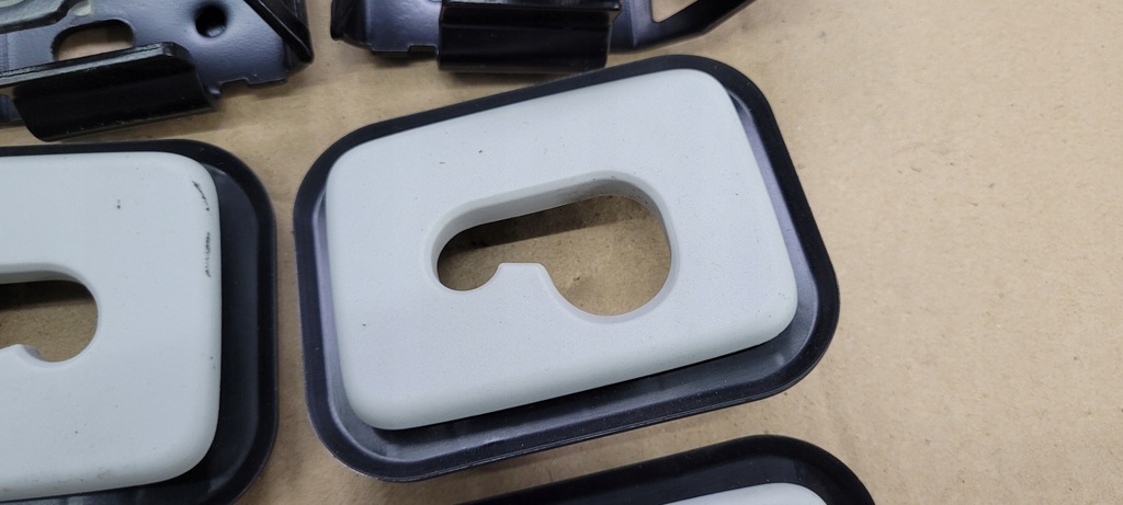 фото №4, A6 c7 4g крюки крепление потолочный кронштейн 4x светлый