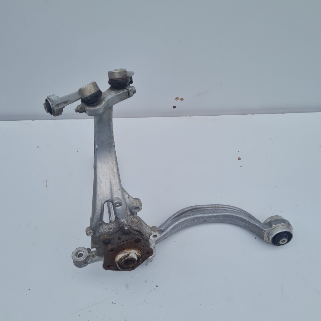 фото №1, Поворотный кулак левая перед рычаги a6 c8 bdb комплектная