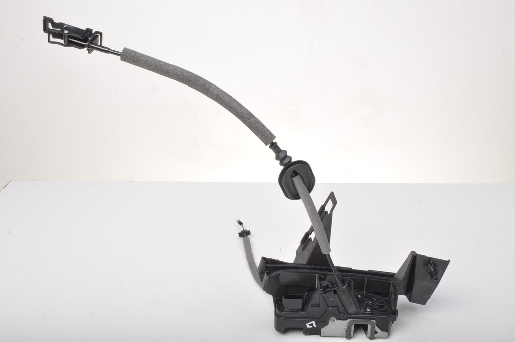 фото №1, Ford fiesta mk8 замок двері лівий задня 6 pin