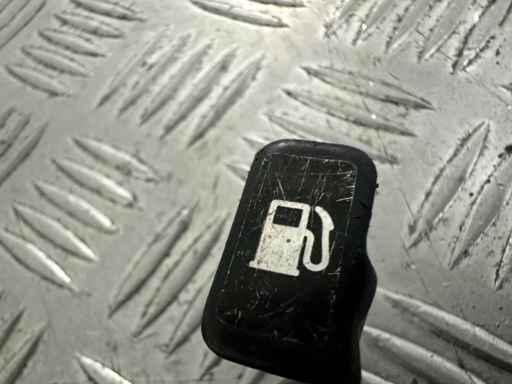 фото №10, Toyota corolla verso ii трос тяга ручка крышка заливной топлива