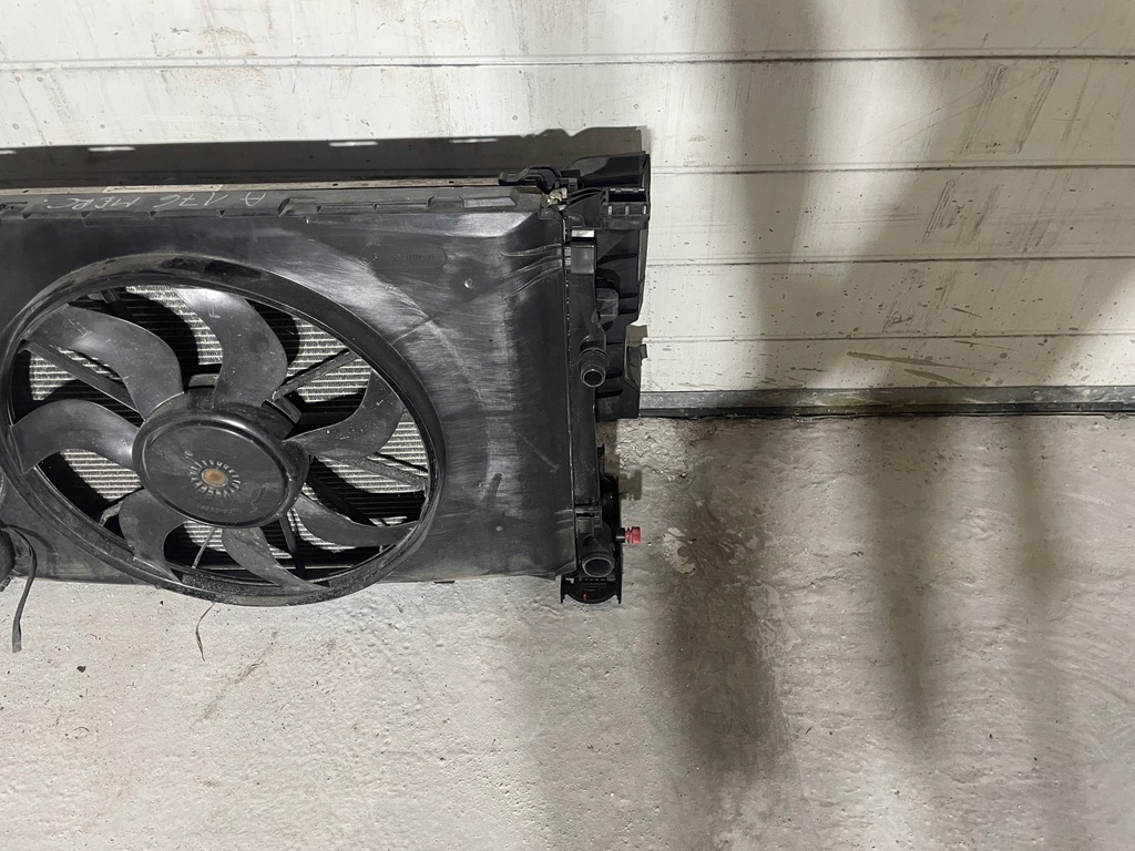 фото №10, Mercedes w176 w 176 1.6 cgi бензин комплект радиатор радиатор