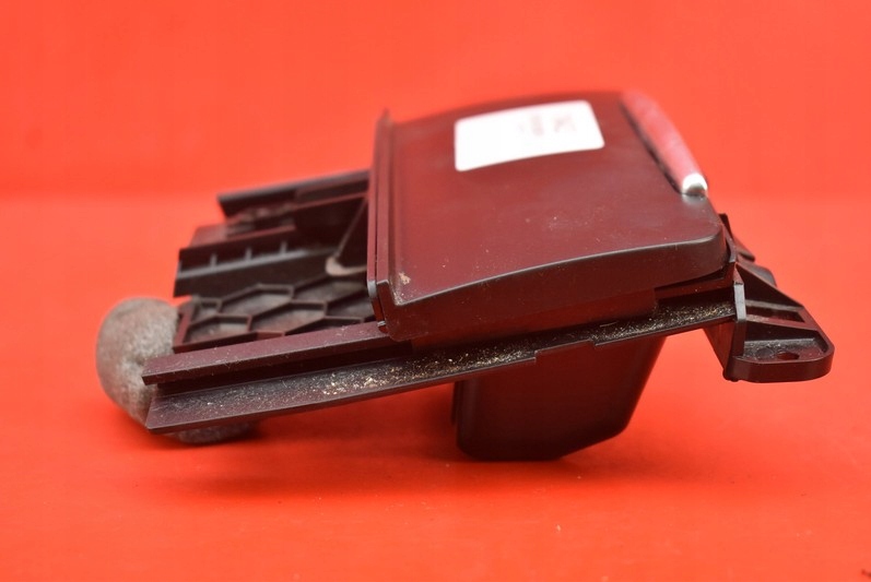 фото №5, Попільничка audi a4 b8 09r