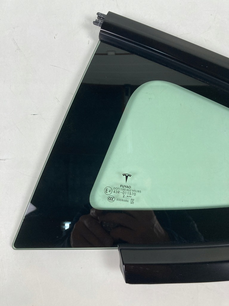 фото №4, Стекло кузовная левая tesla 3