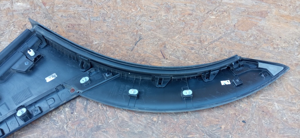 фото №11, Kia ev6 gt line 2021- молдинг накладка дверь левый задняя левая задняя 87733-cvda0