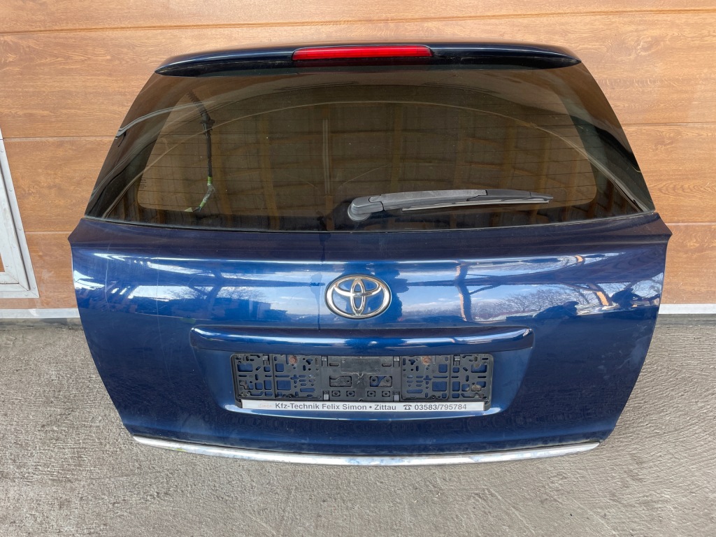 Купити Кришка багажника задній універсал lak.8p4 toyota avensis t25