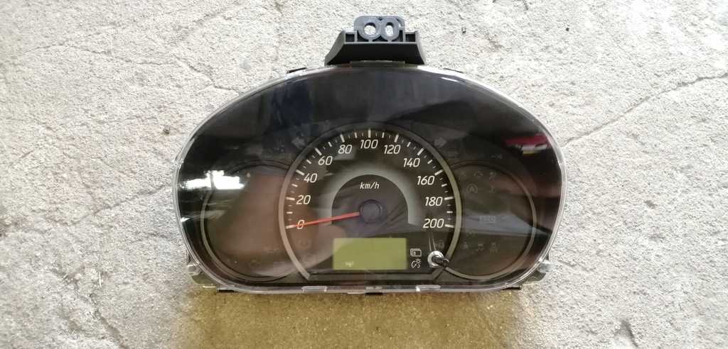 фото №1, Mitsubishi space star ii лічильник приладова панель 8100c311