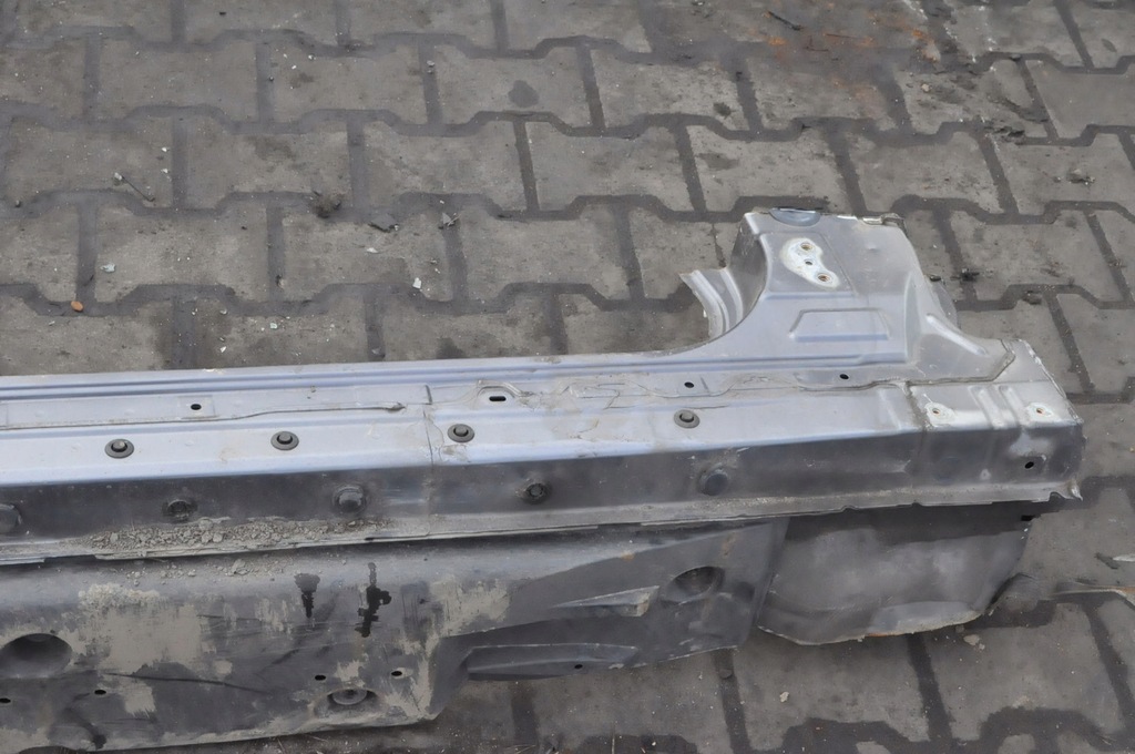 фото №6, Lexus is iii 13- блок двигуна поріг правий