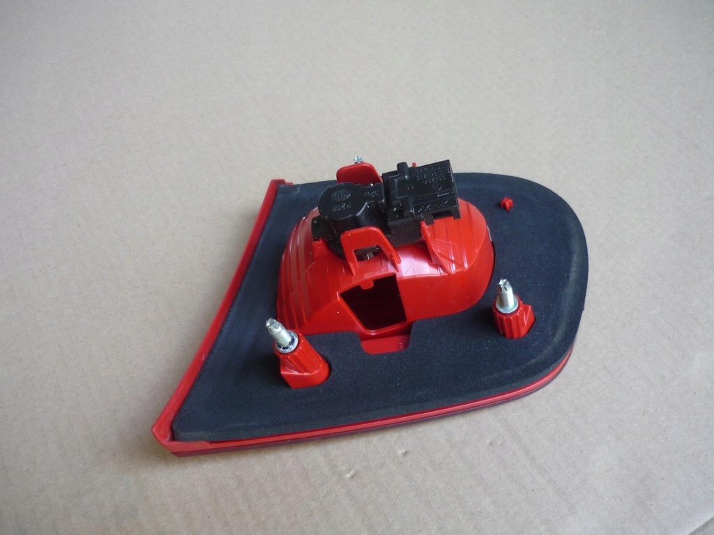 фото №9, Лампа лівий задня w кришка vw eos 1q0945093 ładna