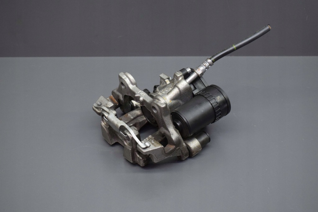 фото №5, Суппорт прижим правый задняя bmw 1 f40 2 f44 x1 f48