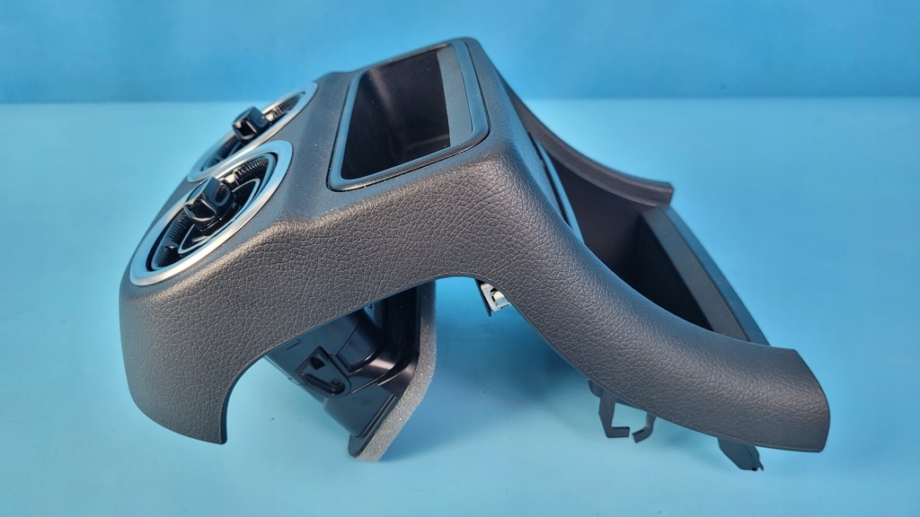 фото №7, Mercedes w206 23r защита туннель a2066806500 решётки обдув a2068304301