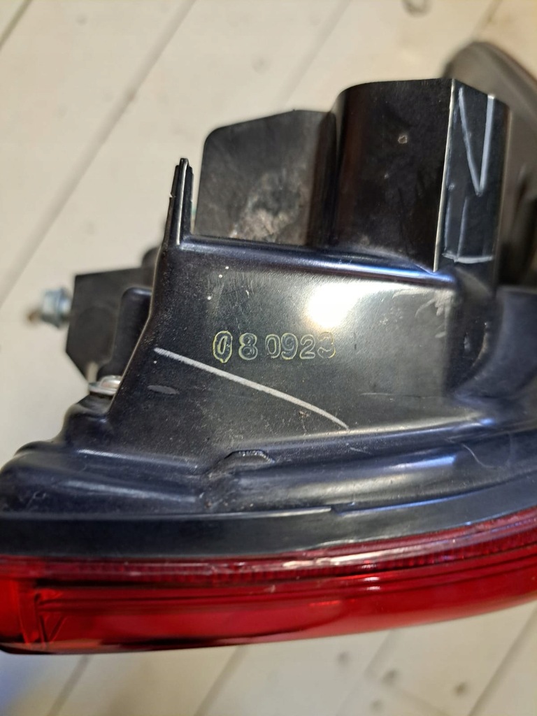 фото №8, Toyota hilux viii лампа задня права 0k187 35677