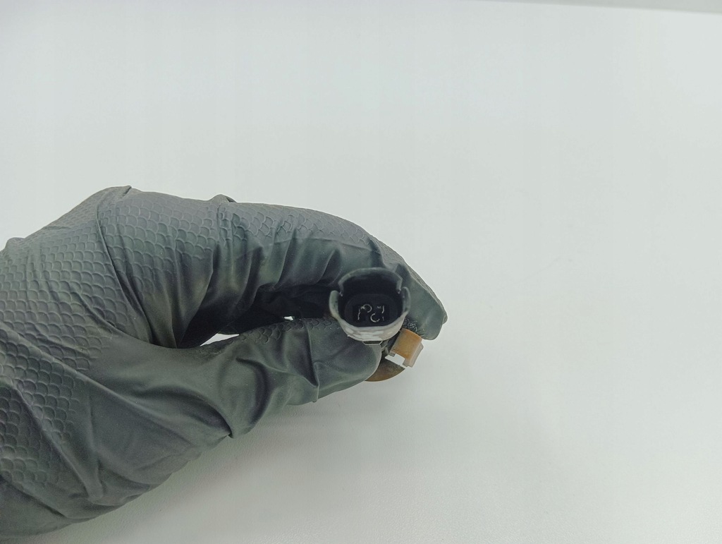 фото №6, Chrysler voyager 2001 датчик открывания капот передней