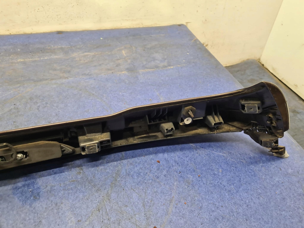 фото №12, Peugeot 2008 i спойлер крышки 9678324280