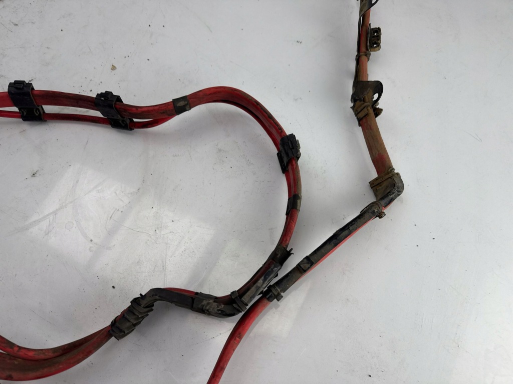 Audi a6 c7 2015 середина plus / клемма / шланг аккумулятор в Украине