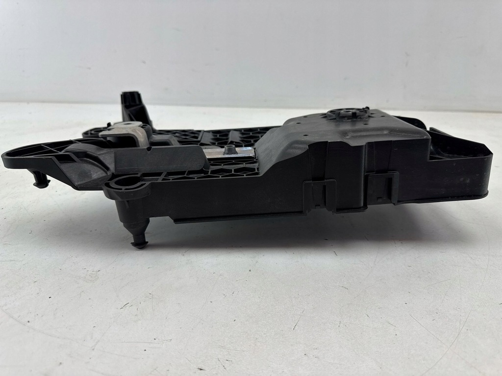 фото №6, Audi a3 8y 2023 полка аккумулятор