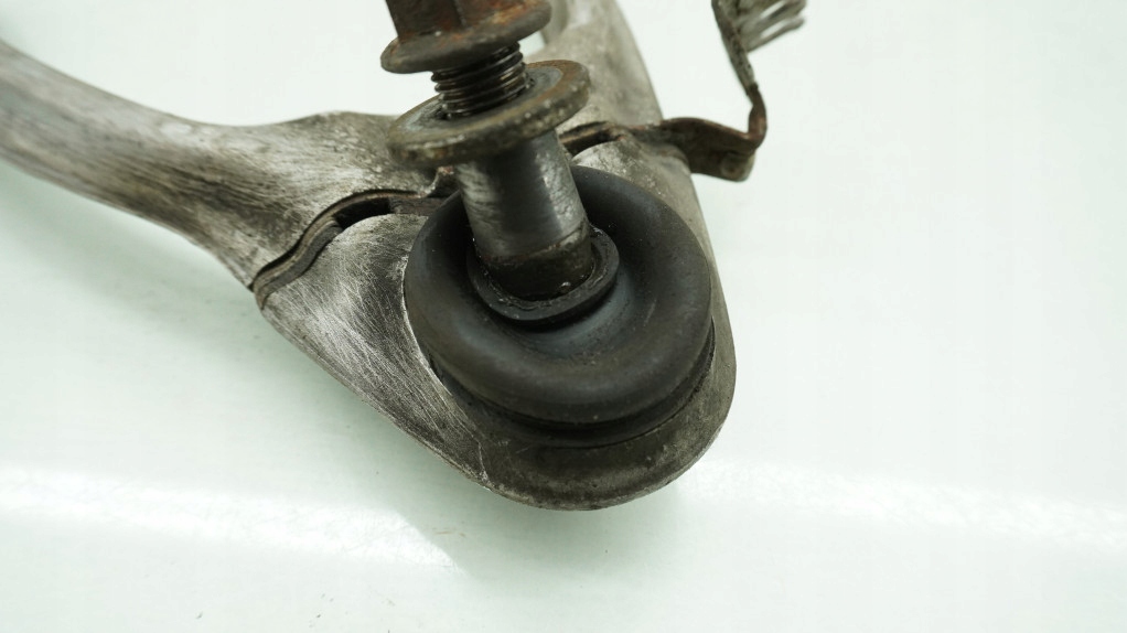 фото №5, Maserati gransport coupe 4200 важіль перед правий верхній передній