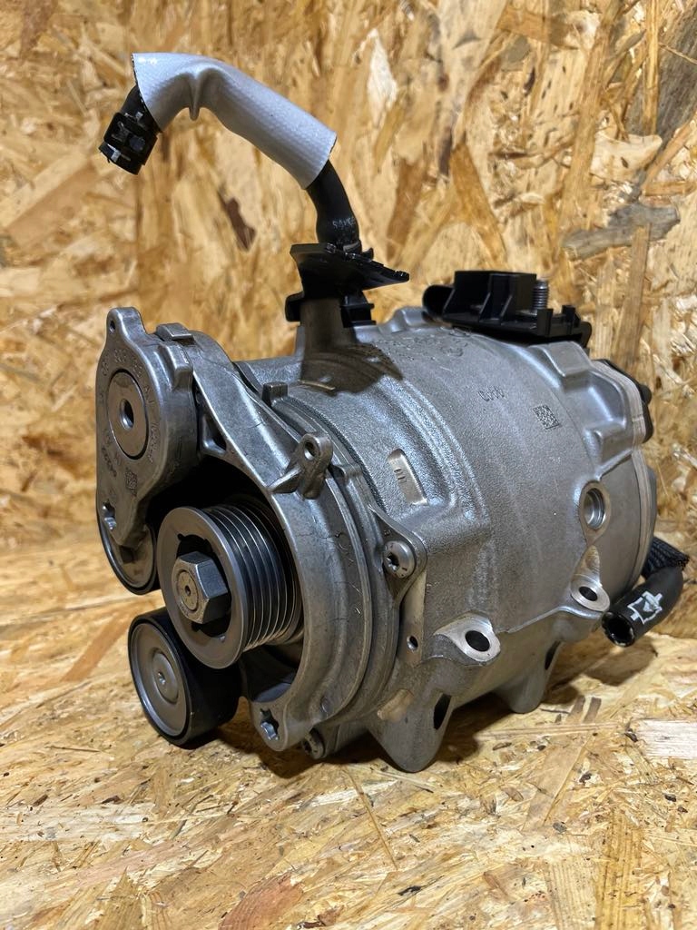 Комплектный  генератор audi q7 q8 3.0 tdi 22r 29 km 4n0903028q оригинал ideał в Украине