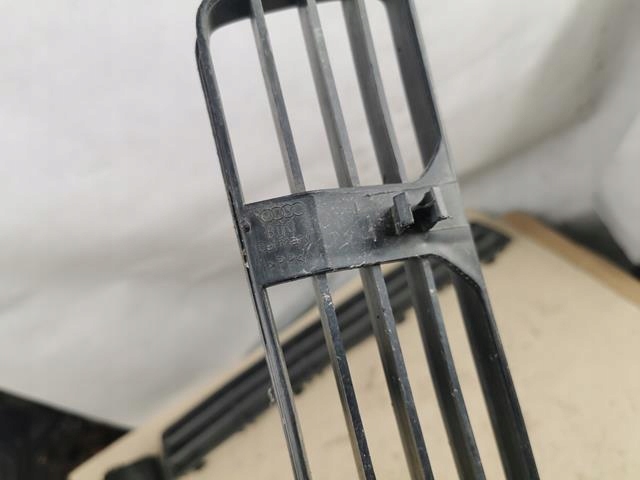 фото №7, Решітка бампера середня 8d0807683 audi a4 b5 lift