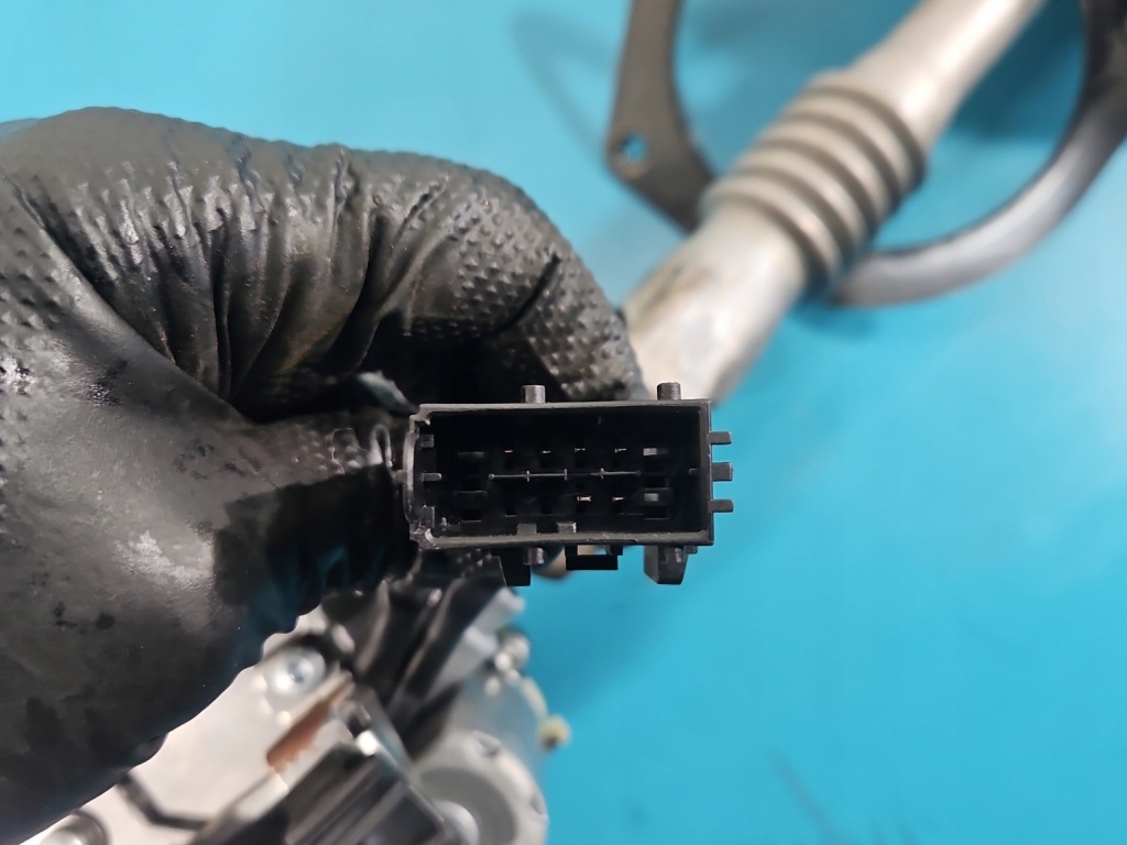 Колонка кермова хрестовина maserati quattroporte vi 13- 06700317590 європа Оригінал